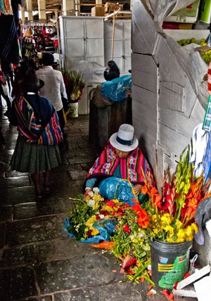 Positioned for the light, Cusco maket (2011) Photo (c) Karen Abrahamson Positioned for the light, Cusco maket (2011) Photo (c) Karen Abrahamson