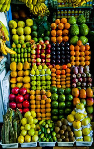 Fruit display, Miraflores market (2011) Photo (c) Karen Abrahamson Fruit display, Miraflores market (2011) Photo (c) Karen Abrahamson